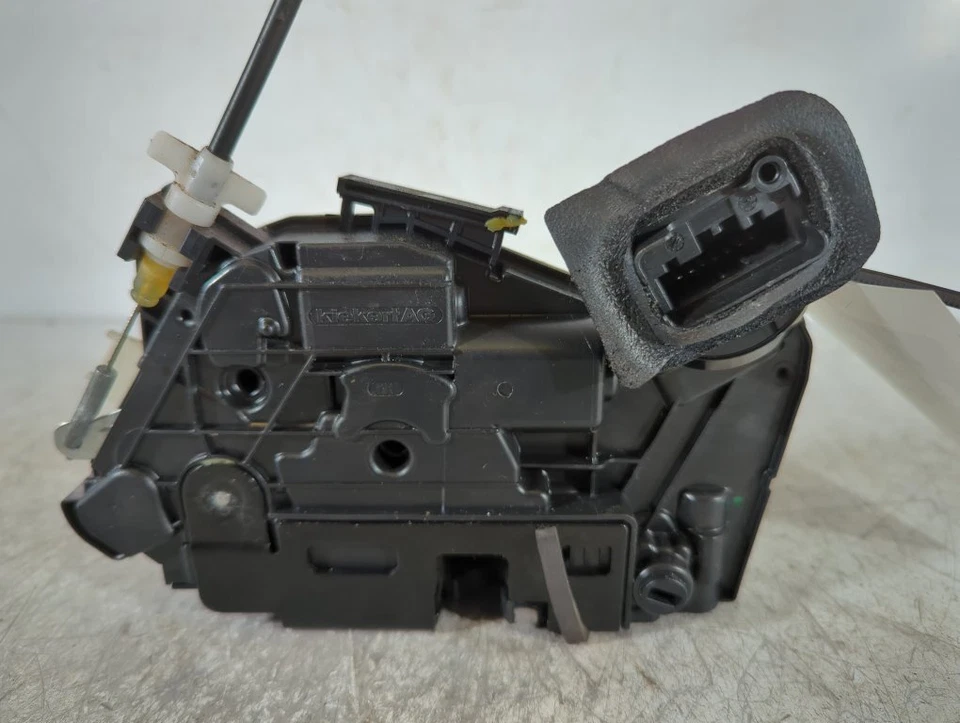 Skoda Rapid Mk1 Hatchback 5 Door 2015-2019 Door Lock rear Driver Side P14 - Image 4 of 4