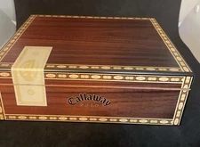 COLLECTIBLE DEWAR’S SCOTCH WHISKEY CALLAWAY  6 BALLS  WOOD HUMIDOR BOX