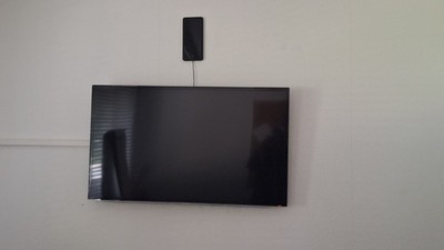 Samsung HG32ED470 LED Fernseher 32 Zoll Schwarz WLAN 760p (HD Ready) gebraucht