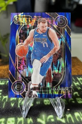 2024-25 Panini Select Luka Dončić 61/99 #265 Courtside Blue Prizm - LA Lakers