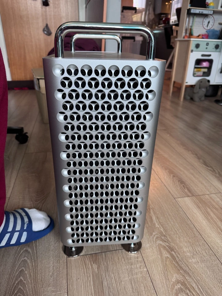 2019 Apple Mac Pro Workstation 16 Core 3,2GHz + 192GB DDR4 RAM + 2TB Apple SSD