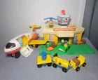 Complete!! 1980s Fisher Price Little People Airport #2502 Vintage