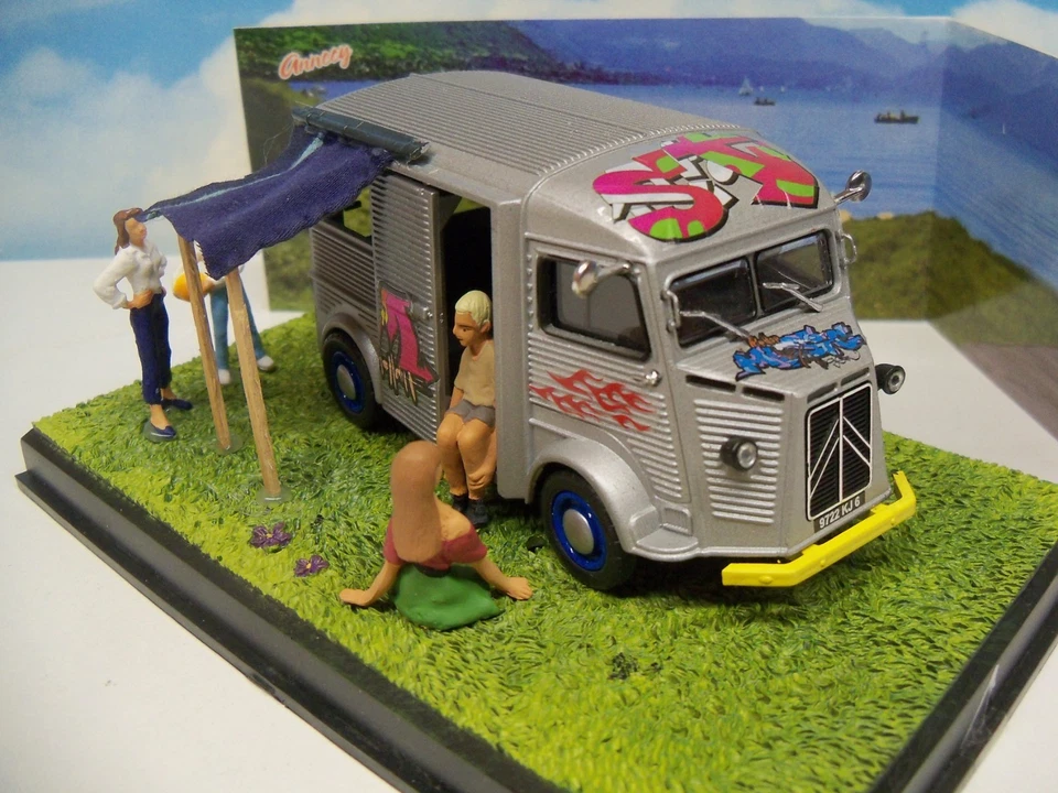 DIORAMA STYLE ROUTE BLEUE CITROËN H HY CAMPING CAR  boite vitrine  1/43 - Photo 2/4