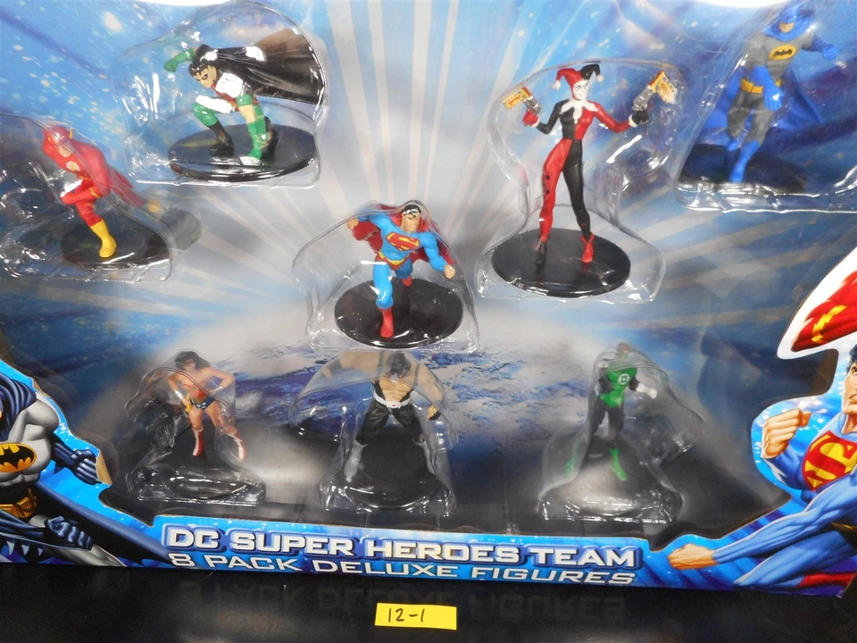 Monogram DC 超级英雄团队 - 8 包豪华人物 4 英寸迷你玩偶雕像 — 第 3/4 张图片