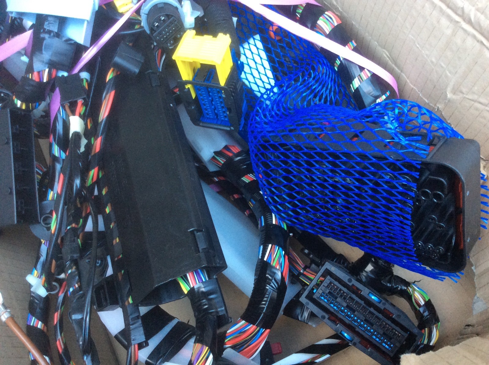 VAUXHALL ASTRA H WIRING HARNESS NEW OLD STOCK 13209610 eBay