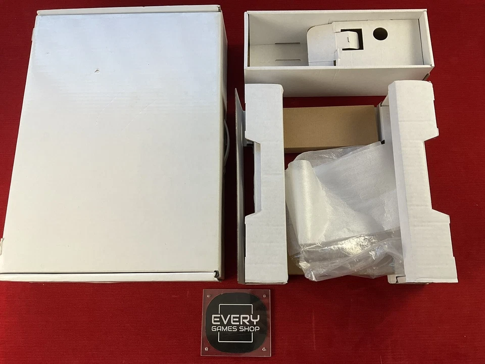 CAJA Exterior Consola Playstation 4 Fortnite PS4 NO INCLUYE CONSOLA, foto 1 de 5