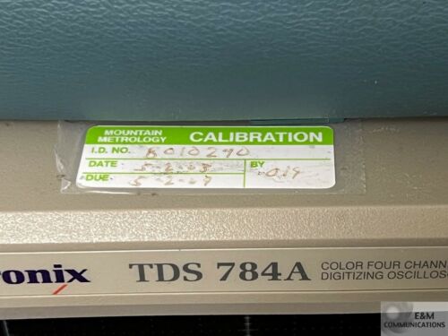 TDS 784A TEKTRONIX 4-CH DIGITAL PHOSPHOR OSCILLOSCOPE 1GHz 4GS/s SER# B010290 - Picture 4 of 12
