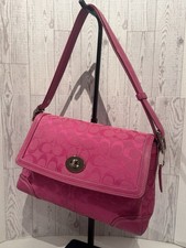 Vintage Y2K Coach Magenta Soho Signature C Flap Turn Lock Medium Shoulder Bag