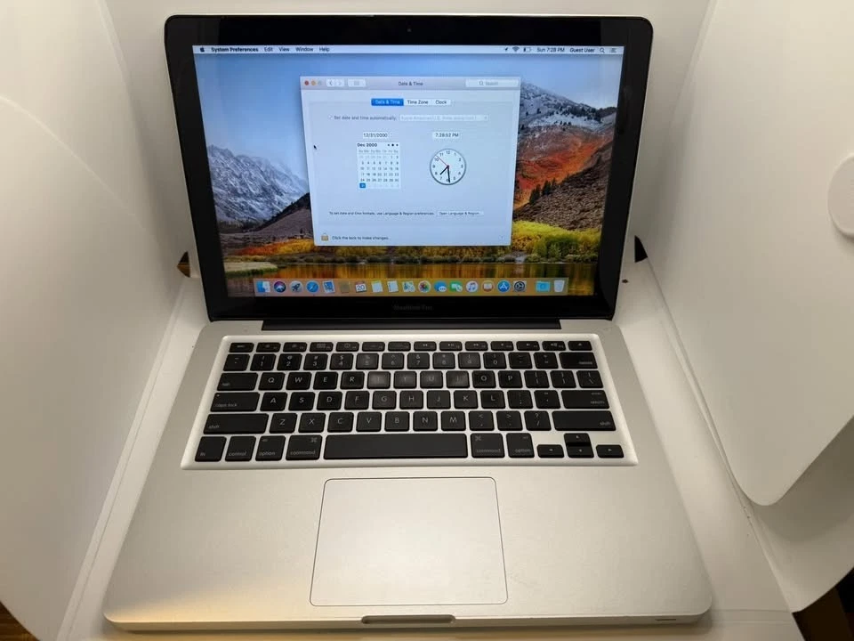 Apple MacBook Pro 13" 250GB HDD, Intel Core 2 Duo 4GB DDR3 Nividia GeForce - Image 2 of 4