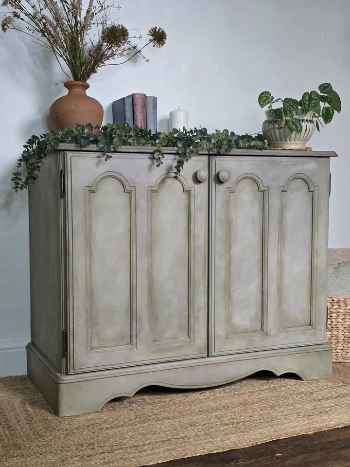 Vintage Rustic hand-painted solid pine sideboard, cabinet, cupboard. - Image 2 of 4
