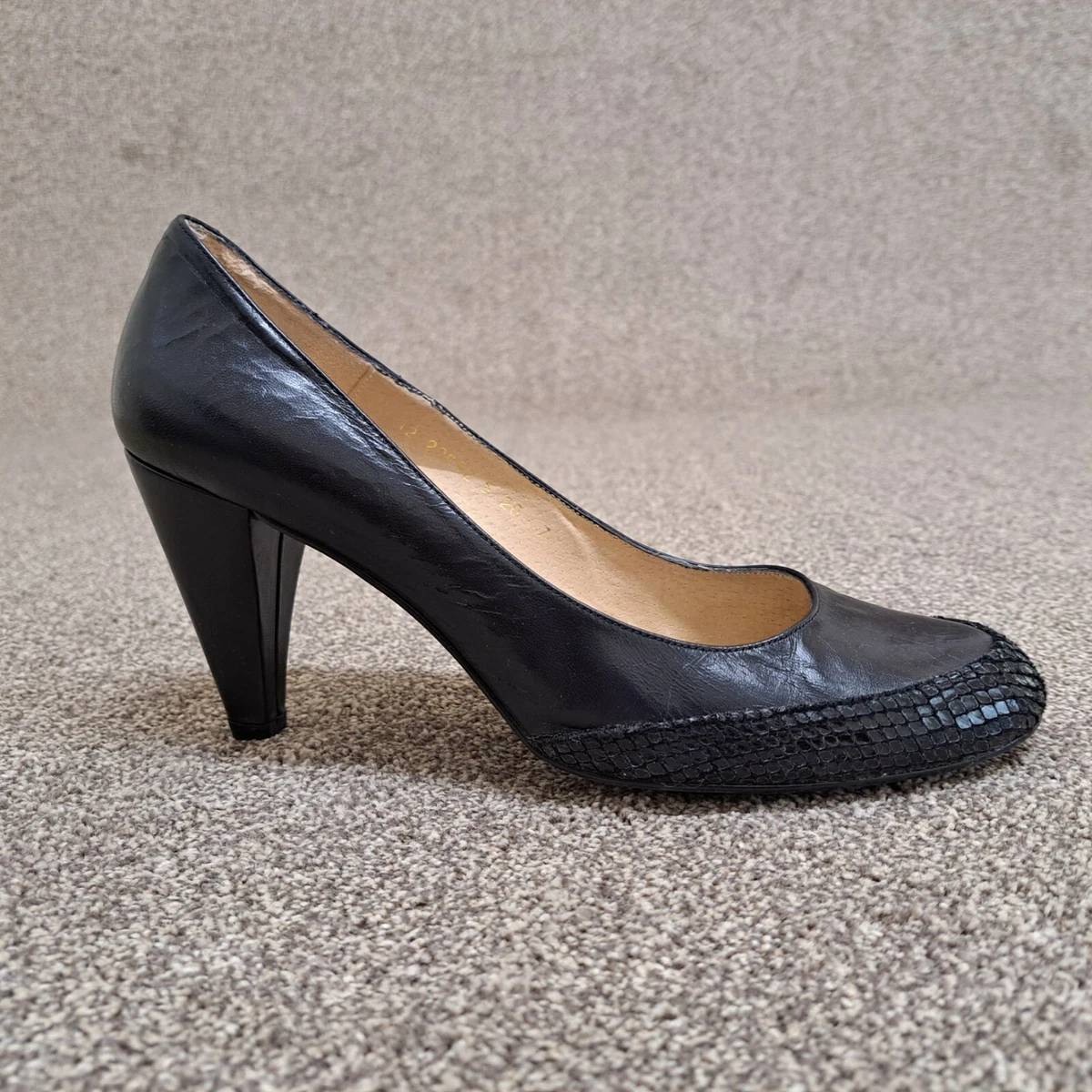 Snakeskin pumps block heel 2025