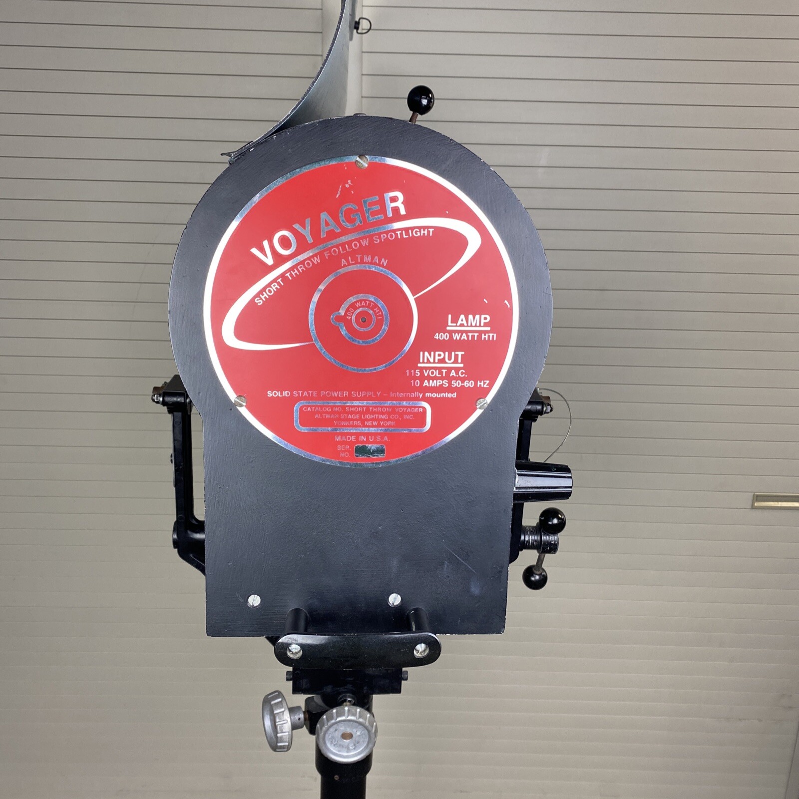 Altman Voyager Shortthrow 400W HTI follow spotlight with stand eBay