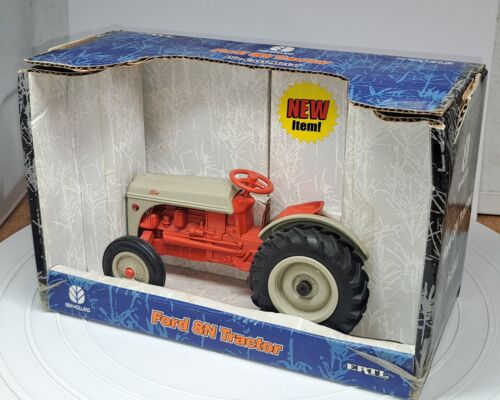 2002 ERTL 1/16 Diecast New Holland Ford 8N Farm Tractor New In The Box #13612 - Picture 5 of 5