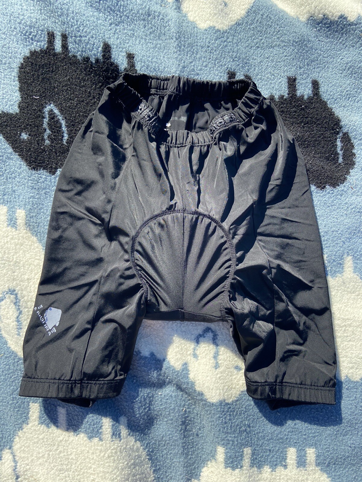 Mens Medium Endura Bike Shorts for Cycling Comfort  -image