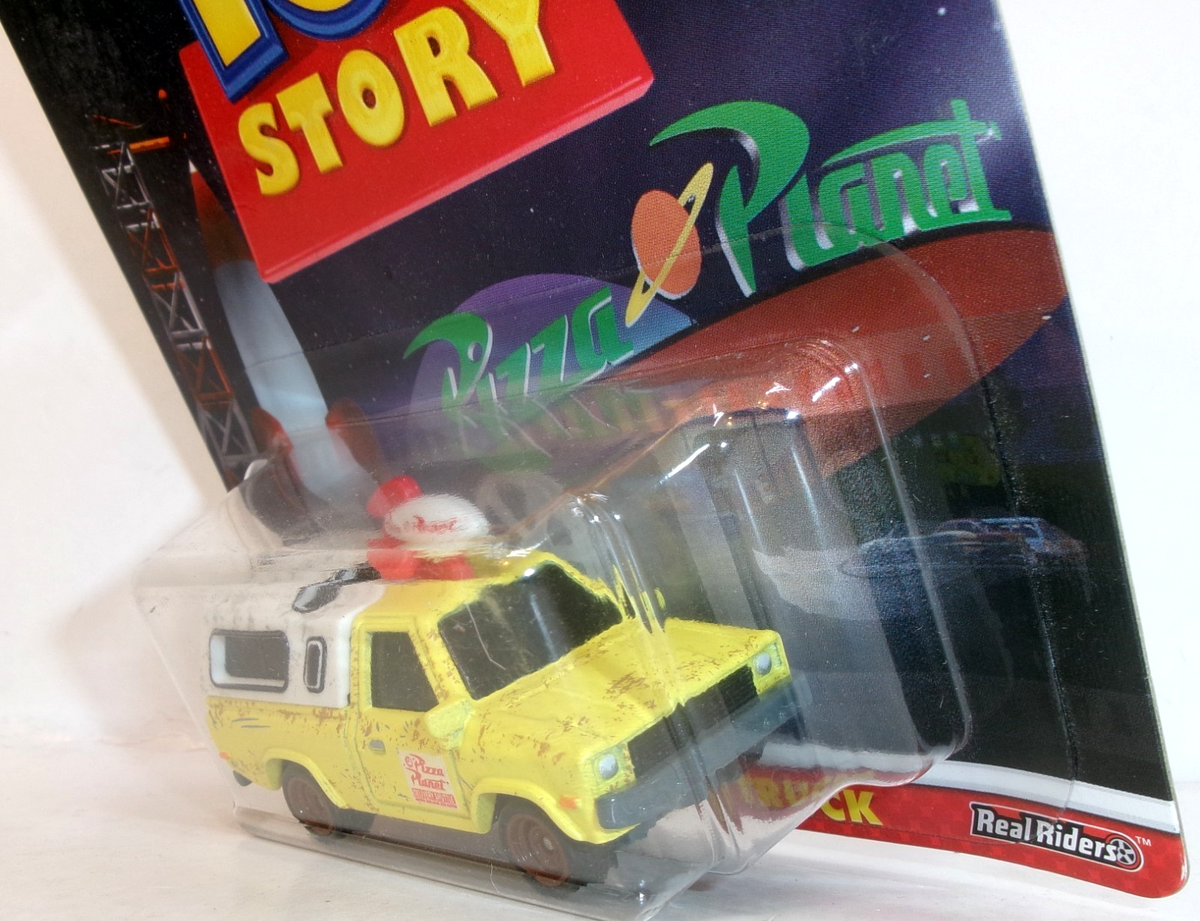 ホットウィール　トイストーリー　PIZZA PLANET TRUCK Hot Wheels 1:64 Pizza Planet Truck Diecast Vehicle - FYP65 for