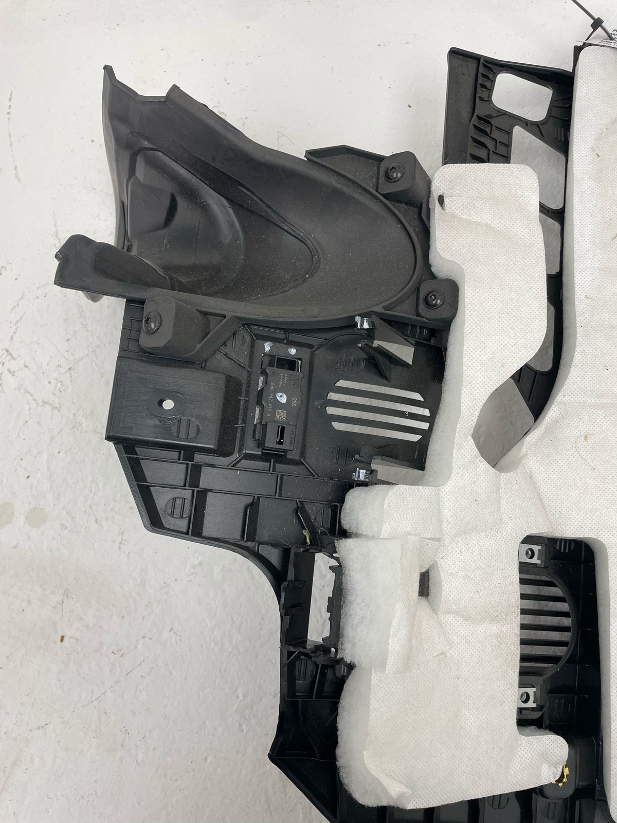 2015-2020 BENTLEY BENTAYGA OEM Front Left Lower Dash Knee Bolster Steering Panel