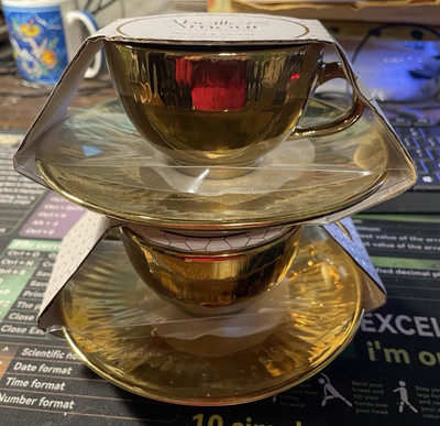 Abeille & Amour Luxury Porcelain Tea Cup & Saucer Set   Bright Gold ,White
