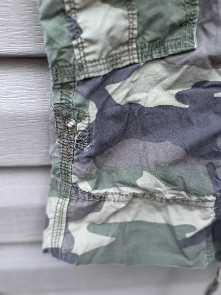 VIntage Y2K Abercrombie & Fitch Cargo Shorts Women Medium Green Camo 31" Waist - Image 3 of 4