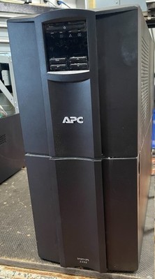 APC Smart-UPS 2200 IC   Akkus müssen ausgetauscht werden.