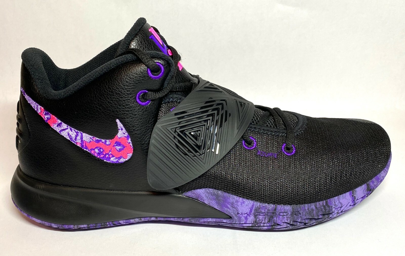 kyrie flytrap 3 black and purple
