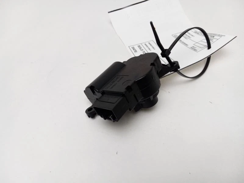Servomotor de aleta de climatización para VOLKSWAGEN TOUAREG 2004 - 2010 OEM 52411483R03 Foto 3 de 4