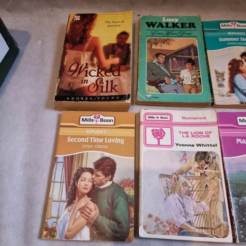 Bundle Job Lot Mills & Boon & Others Books x 9 Paperbacks Romance / 1980s - Foto 2 di 6
