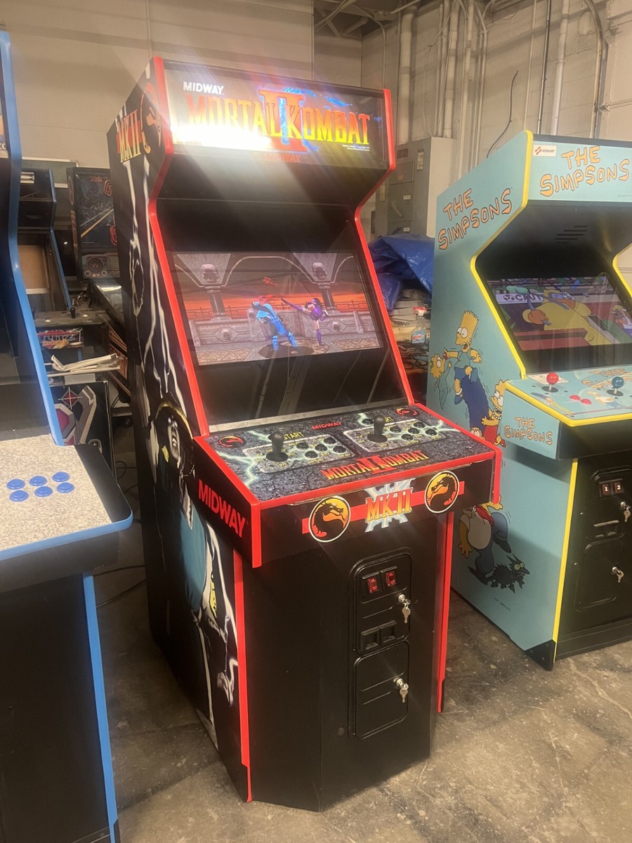 MORTAL KOMBAT II ARCADE MACHINE by MIDWAY 1993 (Excellent