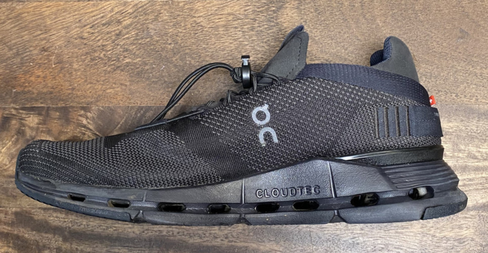 On Cloudnova mens size 10 Black/Eclipse color way. - image 3