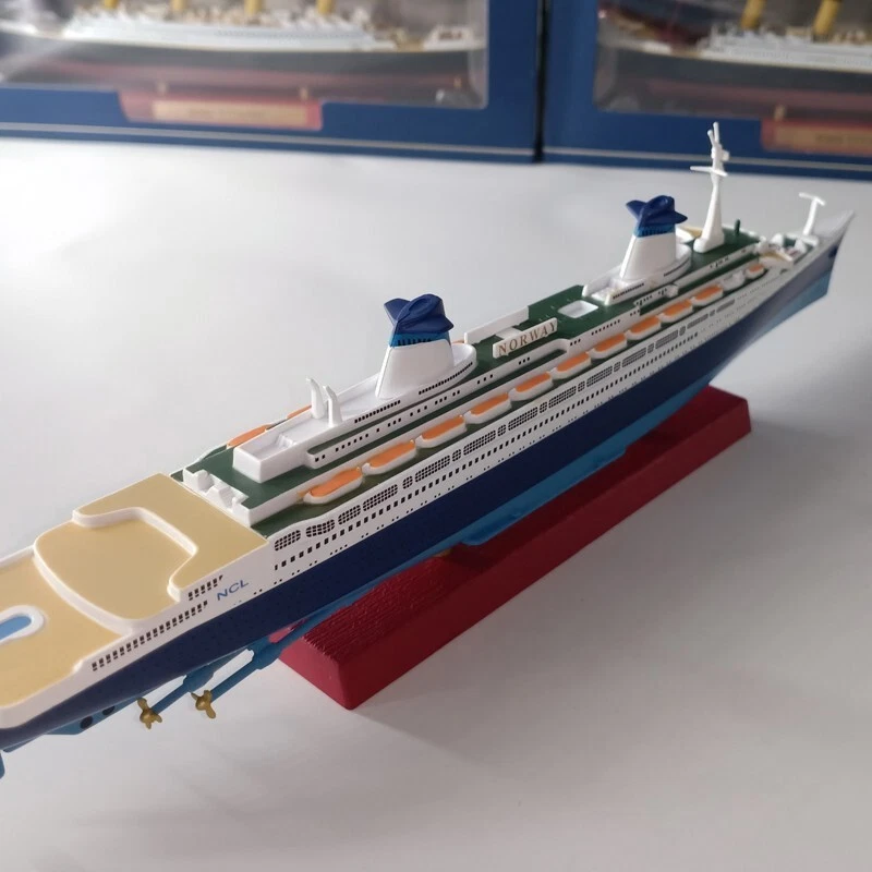1:1250 Scale Alloy Diecast SS NORWAY Cruise Ship Model Steamboat Collection - Image 4 of 4