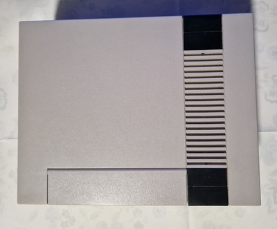 Nintendo NES Konsole mit Four Score Adapter und 4 Controllern 2 X MARIO SPIELE 