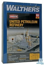 Walthers 933-3705 HO United Petroleum Refiner...