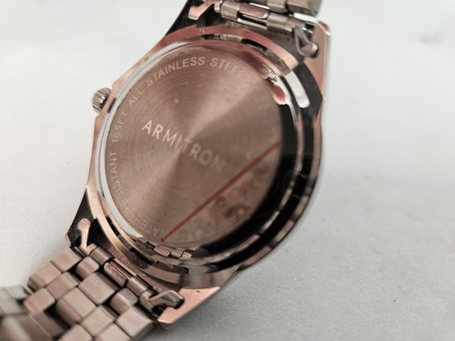 Orologio Armitron Uomo/donna Con Cassa Argento E Display LED Rosso, Bracciale A Maglie,防水 50m