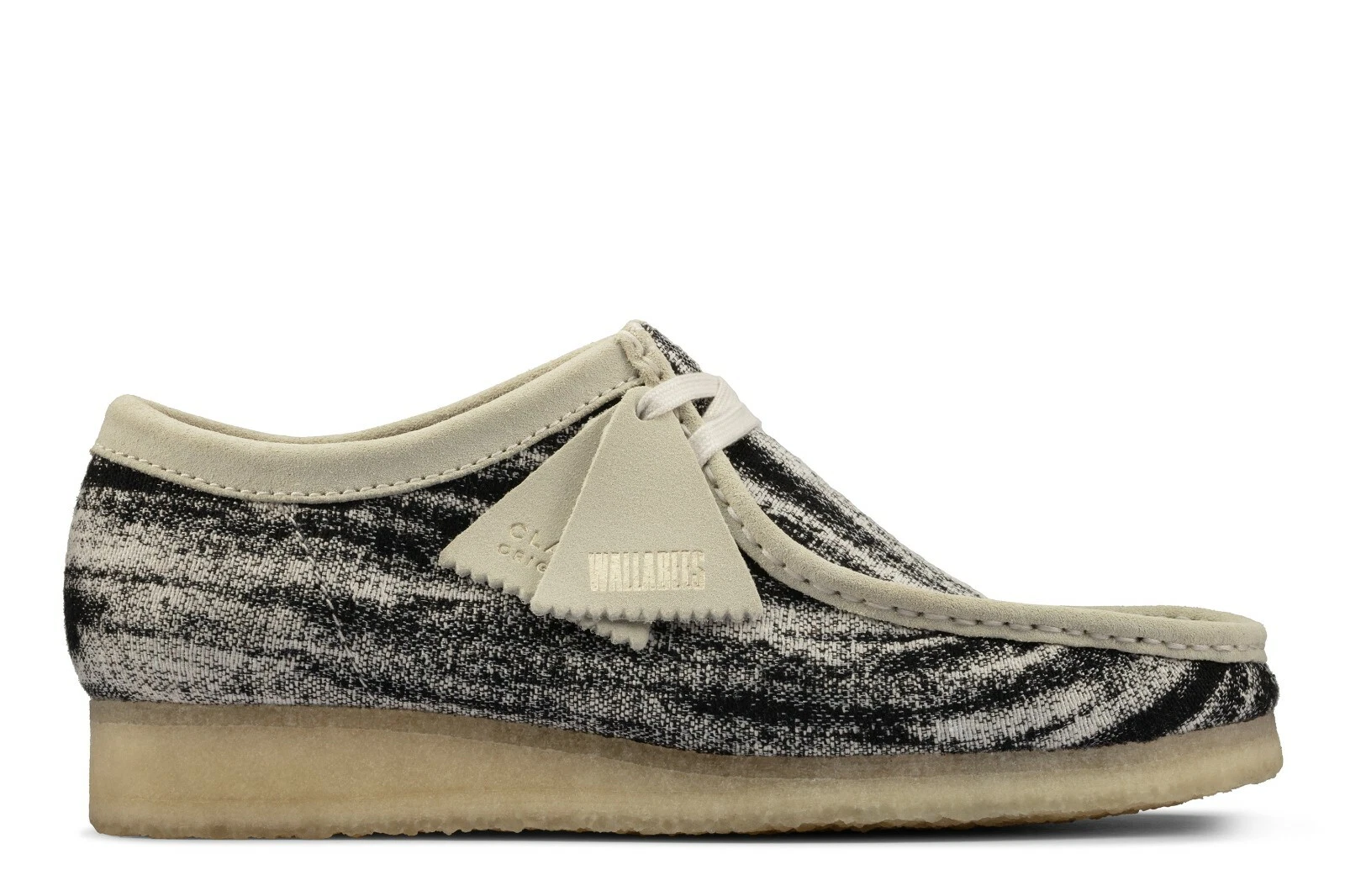 NEW MENS CLARKS ORIGINALS WALLABEE LOW LIMITED EDITION BLACK WHITE FABRIC SHOES
Opens in a new windo