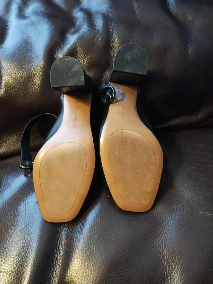 Botas peep toe Banana Republic pretas - Imagem 4 de 4