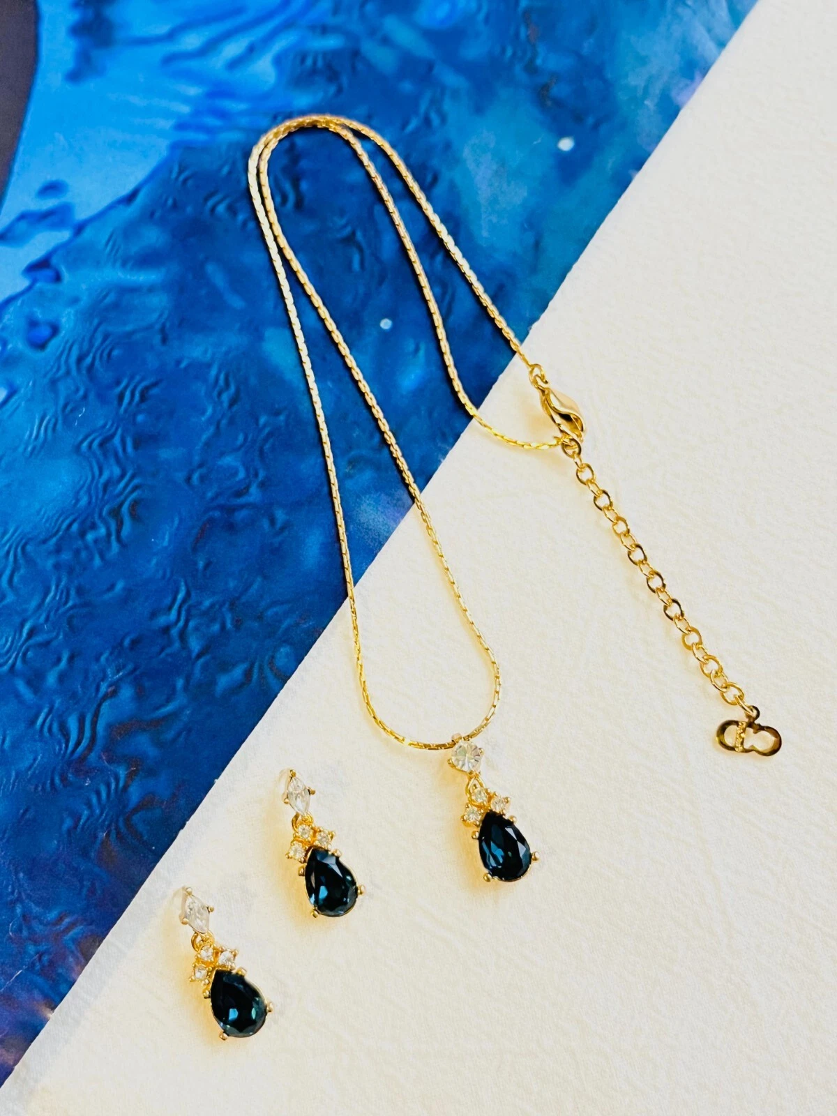 Collier boucles d'oreilles Christian Dior vintage années 80 cristaux de saphir goutte d'eau