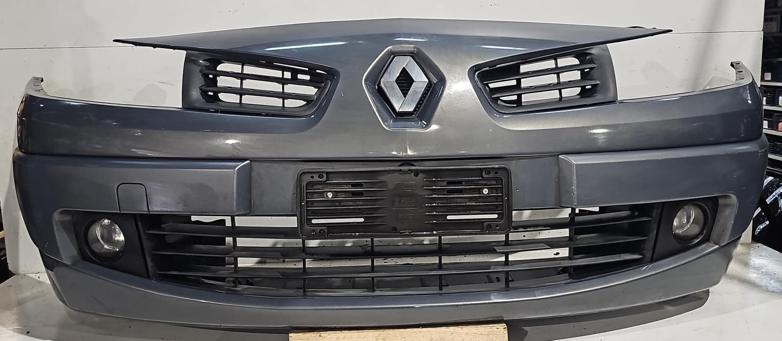 PARAURTI ANTERIORE COMPLETO PER RENAULT Megane ll Serie (06>08)