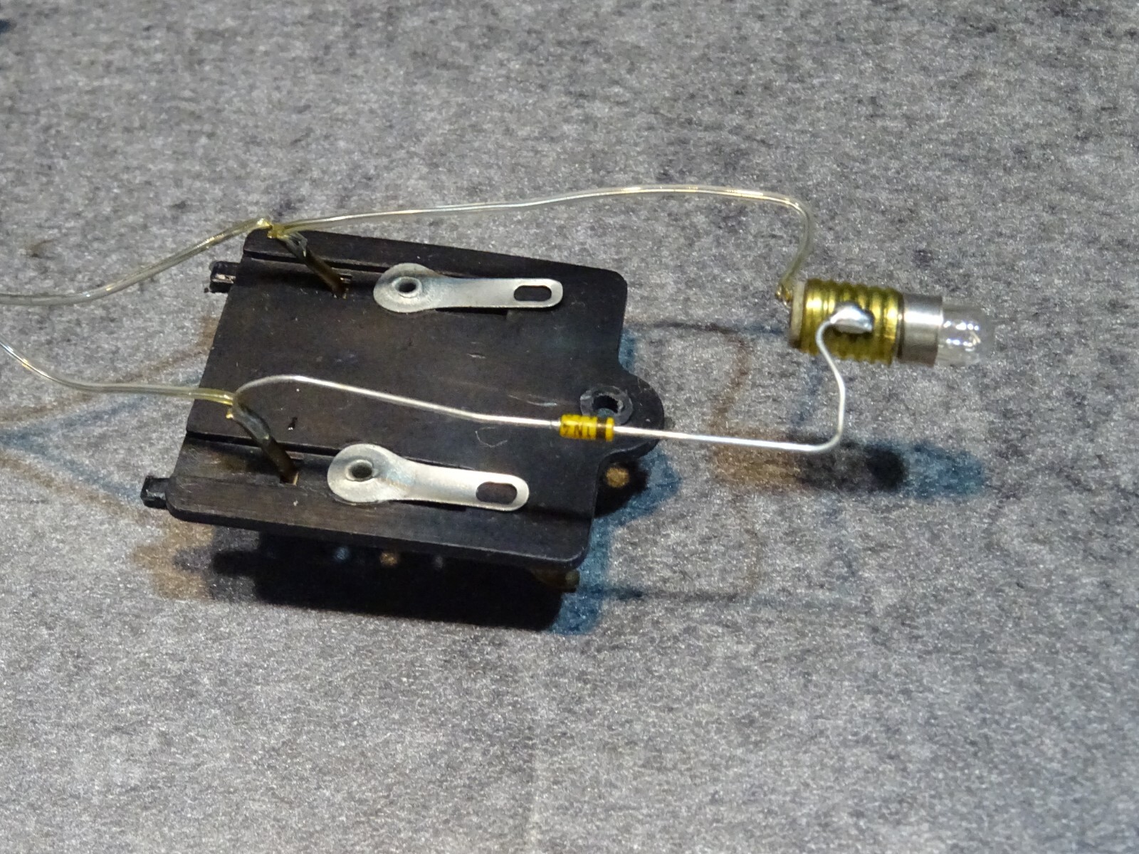 Poste de transformation électrique avec éclairage led HO KIBRI 39840