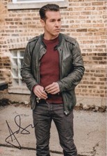 JON SEDA signed Autogramm 20x30cm CHICAGO FIRE PD MD in Person autograph COA