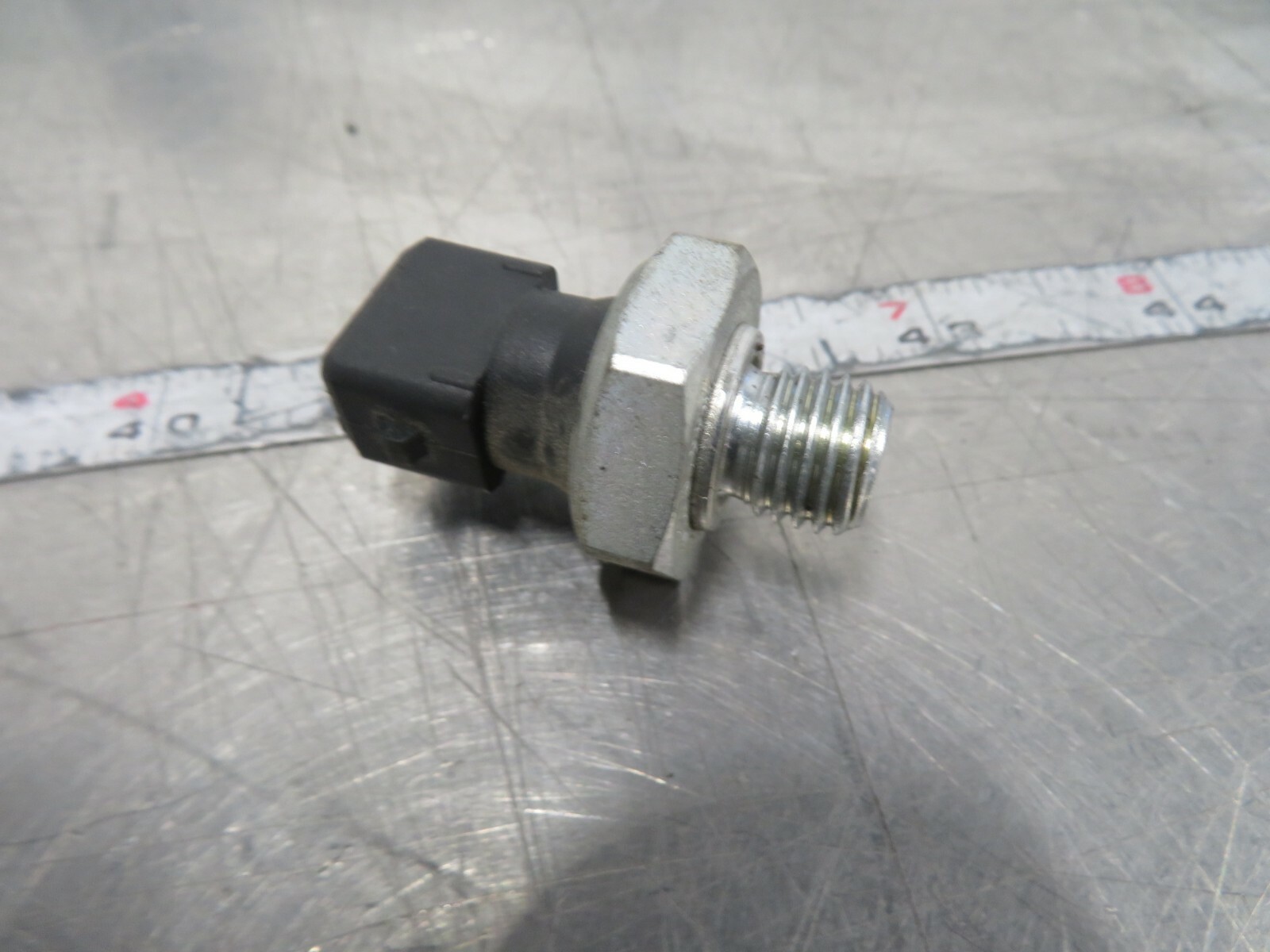 BMW F Series ; 11 11 7 723 025 Genuine BMW Oil Pressure Switch