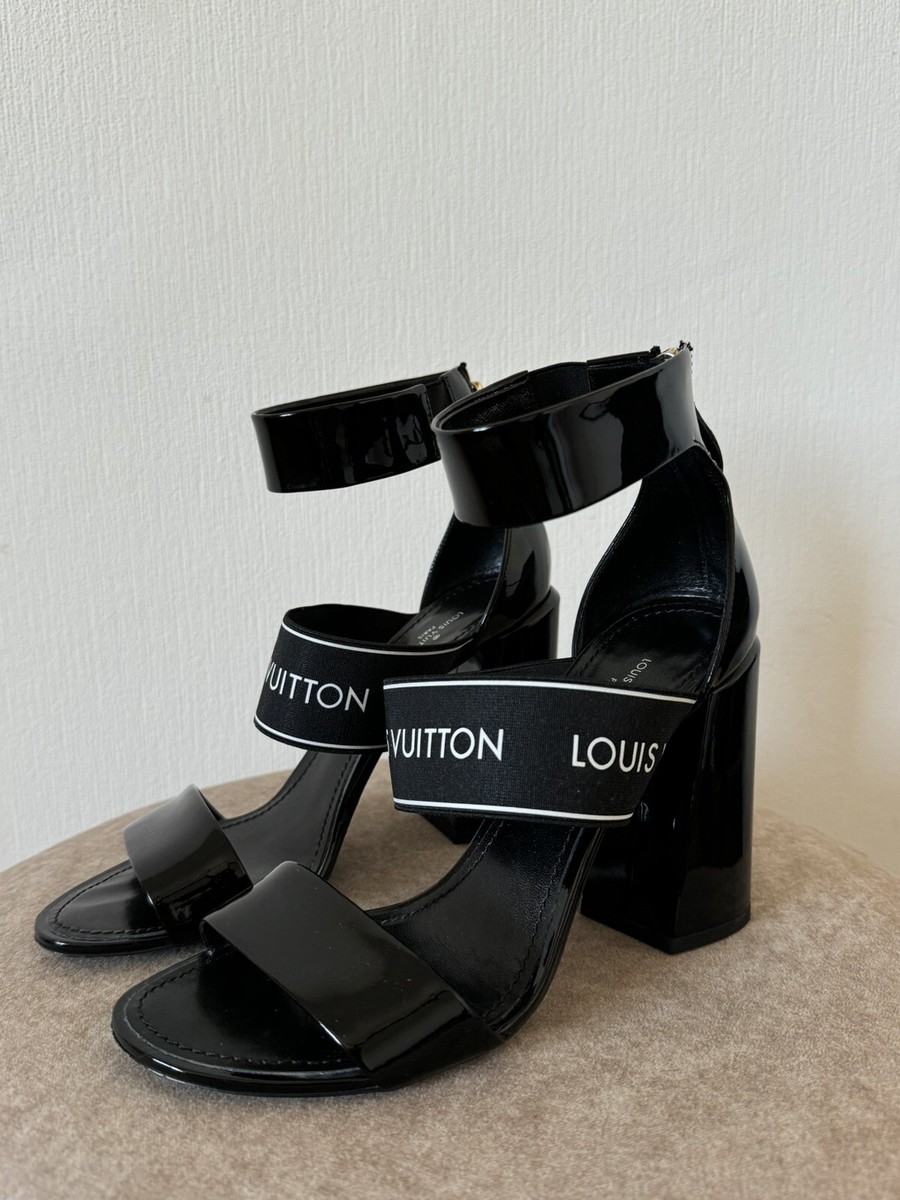 Gorgeous Authentic Louis Vuitton Black Patent Leather Logo