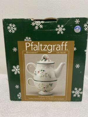 Pfaltzgraff WINTERBERRY Sculpted Tea for One 3 Piece Teapot Set in Original Box