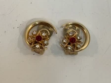 Vintage Gold Tone Cresent Moon and Flower Clip on Earrings with Red & White Gems