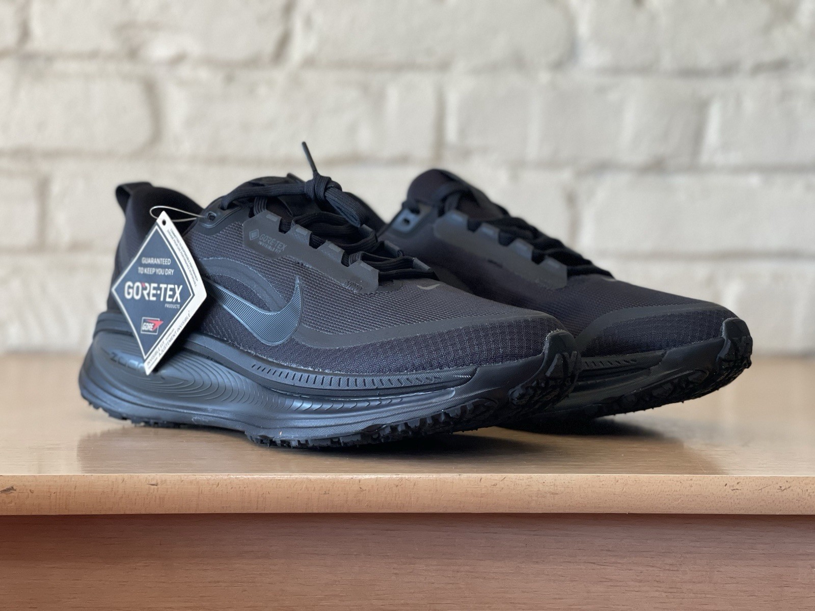 Nike Vomero 18 GTX Gore-Tex Black Anthracite Men 10.5 Running Shoes HQ7001-001 thumbnail 4