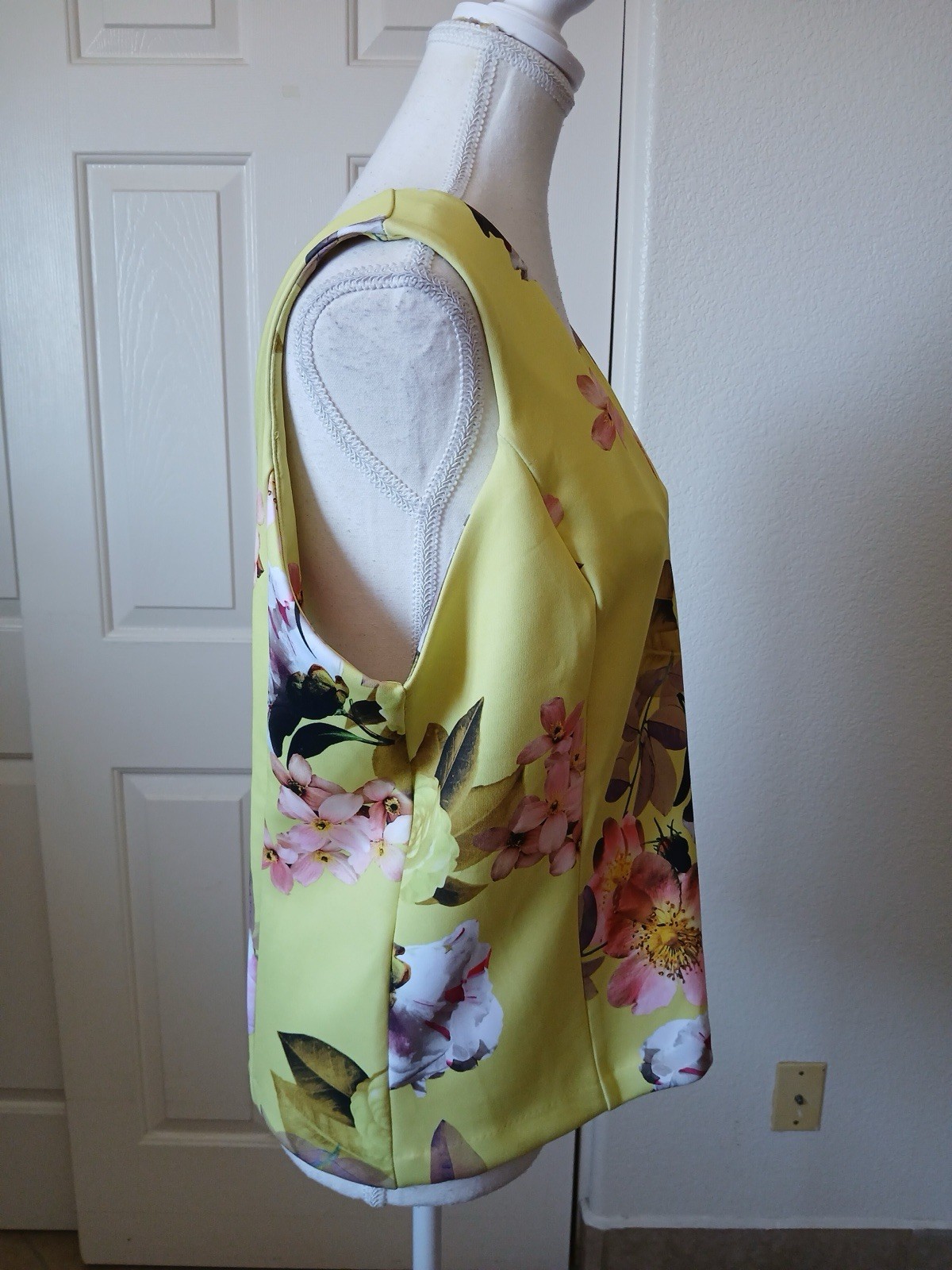 BOLD Elements Women’s Sunday Lemon Floral Print XL Tank Top Sleeveless V-neck