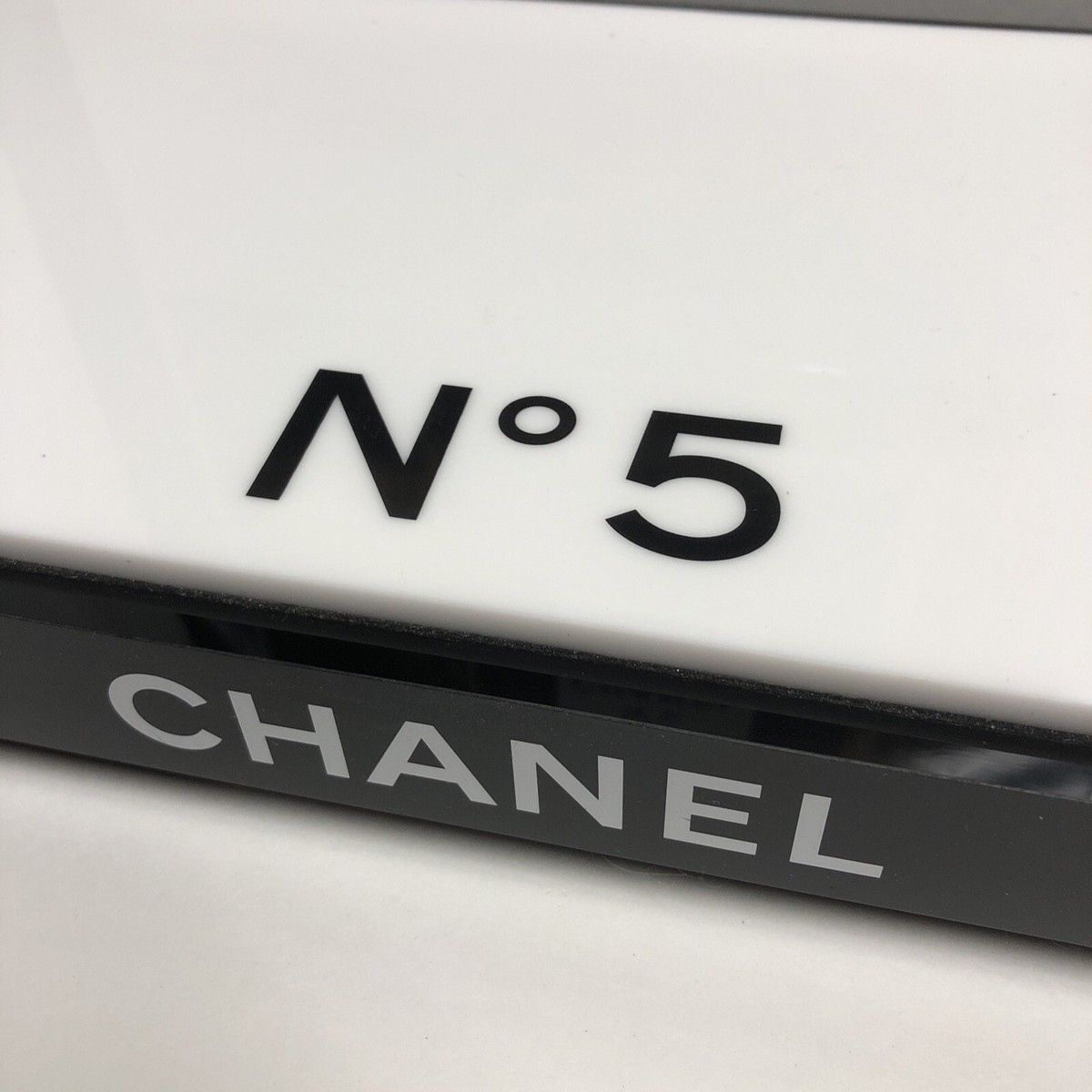 CHANEL　N°5　パネル　ディスプレイ　非売品 CHANEL シャネル 5番 ディスプレイ 店頭パネル 非売品 置物
