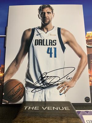 Dirk Nowitzki (Dallas Mavericks) Signed Autographed 8x10 photo 