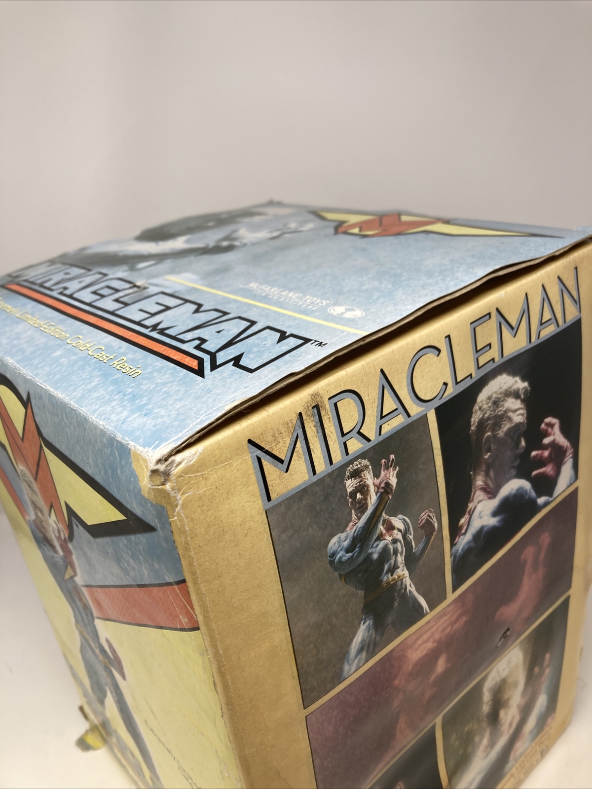 Miracleman Statue Cold Cast Resin McFarlane 2003 - Damaged Box - Picture 10 of 10