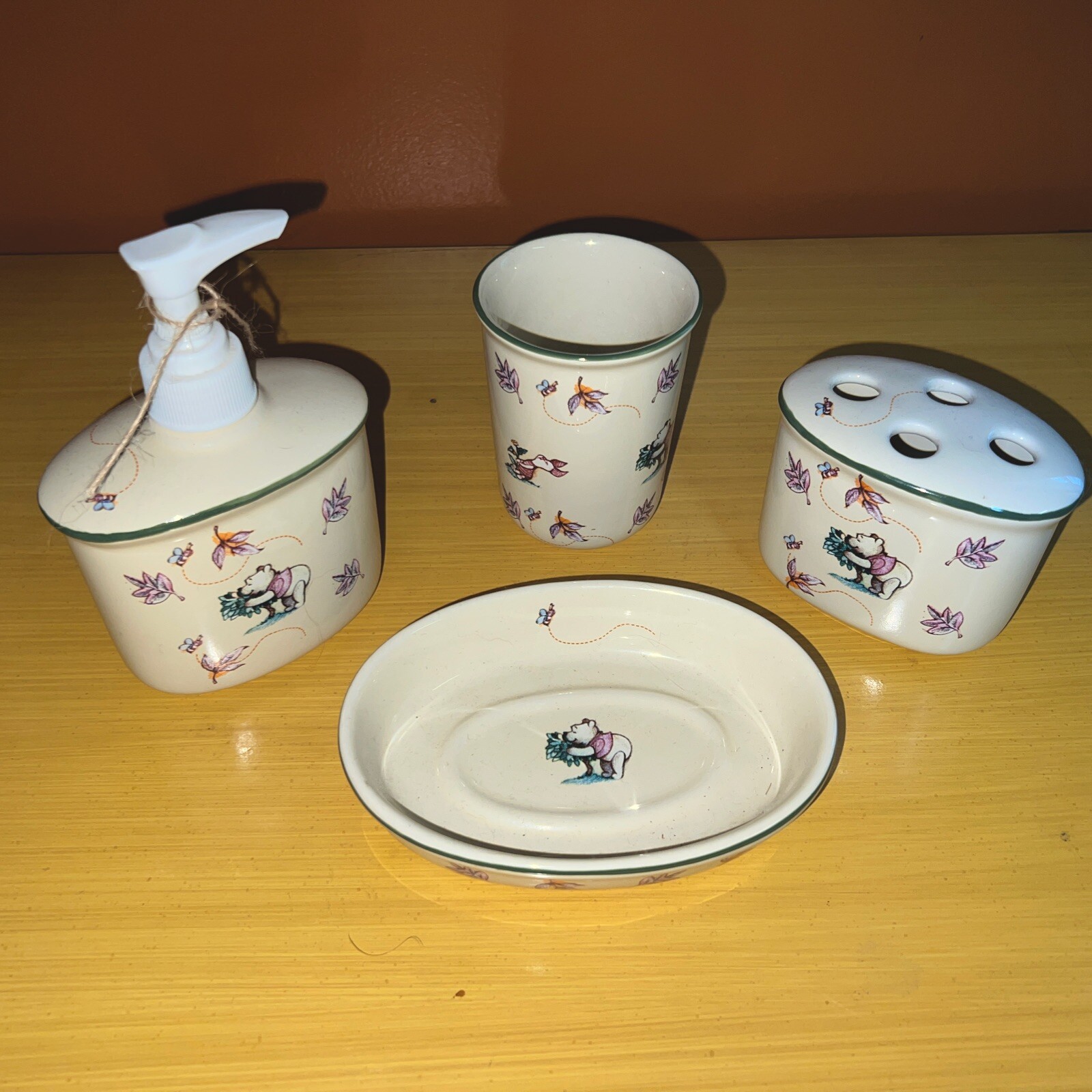Disney Parks Winnie the Pooh Ceramic 4 Piece Bathroom Set New RETIRED