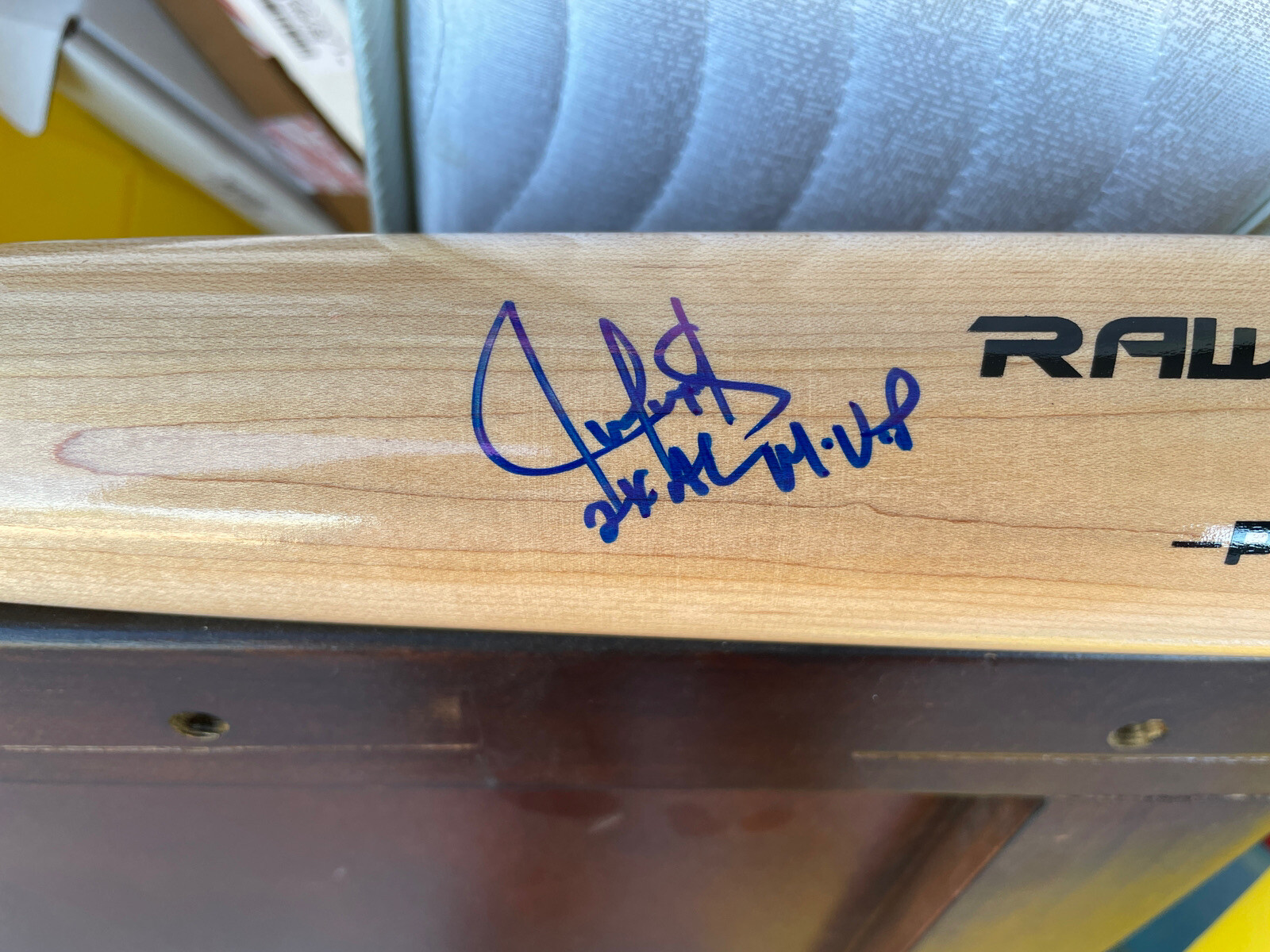 Juan Gonzalez Signed Rawlings Pro Blonde Baseball Bat w/2x AL MVP (SCHWARTZ COA)