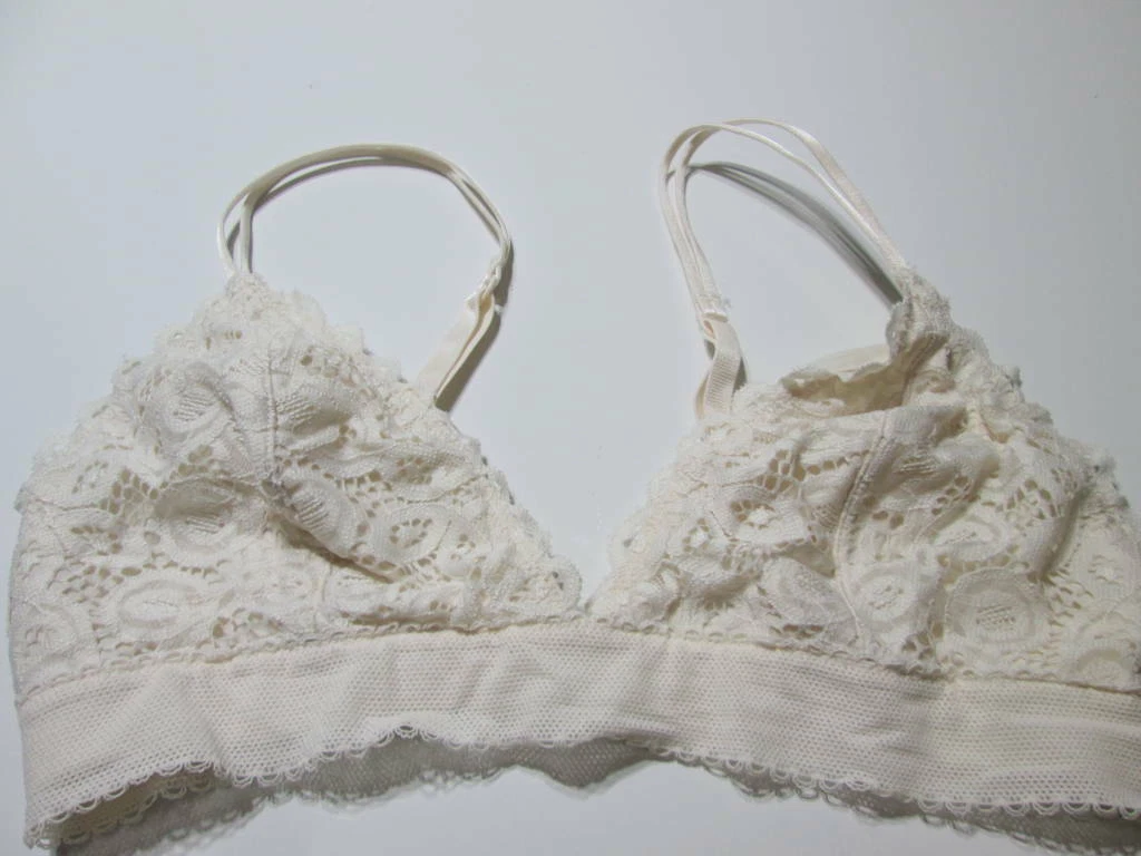 H&M Size M Bra Ivory Wireless Unlined Bralette Lace Floral